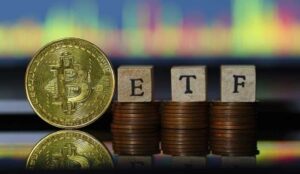 Bitcoin ETF фиксируют отток после серии притоков, цена не удерживает  000