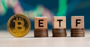 Отток ,26 млрд из биткоин-ETF может стать сигналом для покупок