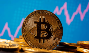 Биткоин снова растет, поскольку Трамп сигнализирует о завершении войны с Ираном