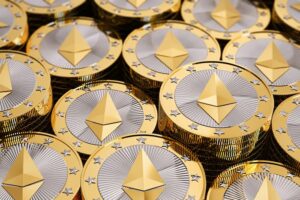 Bitmine Тома Ли теперь владеет 4,8% от общего объема Ethereum. Стоит ли сейчас покупать ETH?