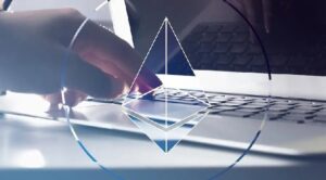 Инвестиционная компания потеряла  млн после атаки криптопылью