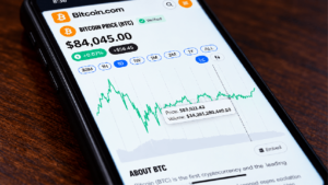 Цена биткоина по-прежнему на 33 % ниже рекордного максимума, а «быки» готовятся к возвращению