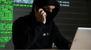Мужчину обвинили в многолетнем криптомошенничестве на  млн
