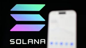 Число держателей стейблкоинов Solana достигло 14 млн, а объем транзакций с картами превысил 1 млрд долларов